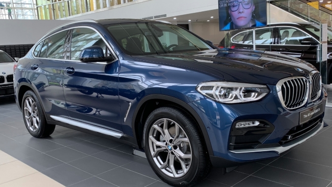 Cận cảnh BMW X4: Coupe 4 cửa gầm cao giá 3 tỷ đồng