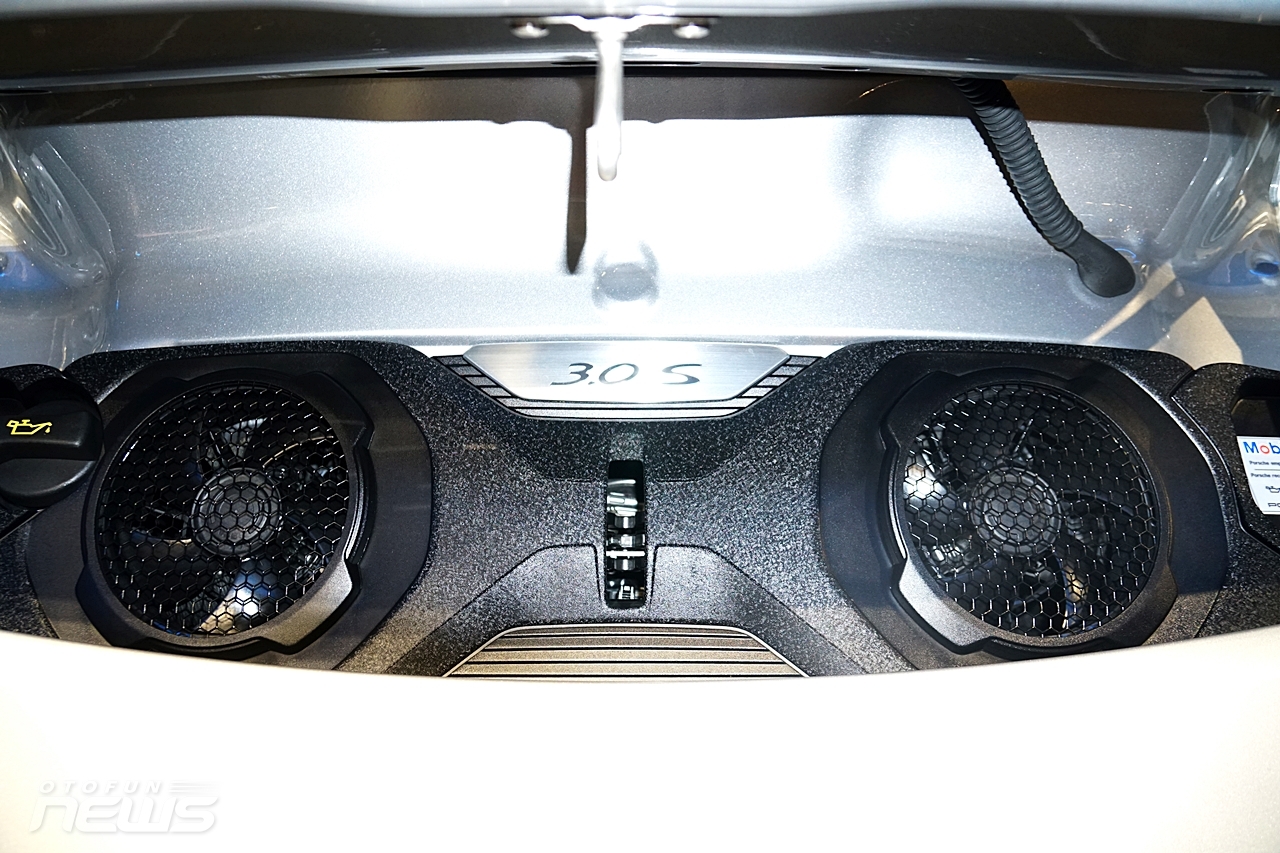 can canh porsche 911 the he moi gia 95 ty dong vua co mat tai viet nam