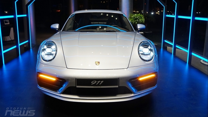 Cận cảnh Porsche 911 thế hệ mới giá 9,5 tỷ đồng vừa có mặt tại Việt Nam
