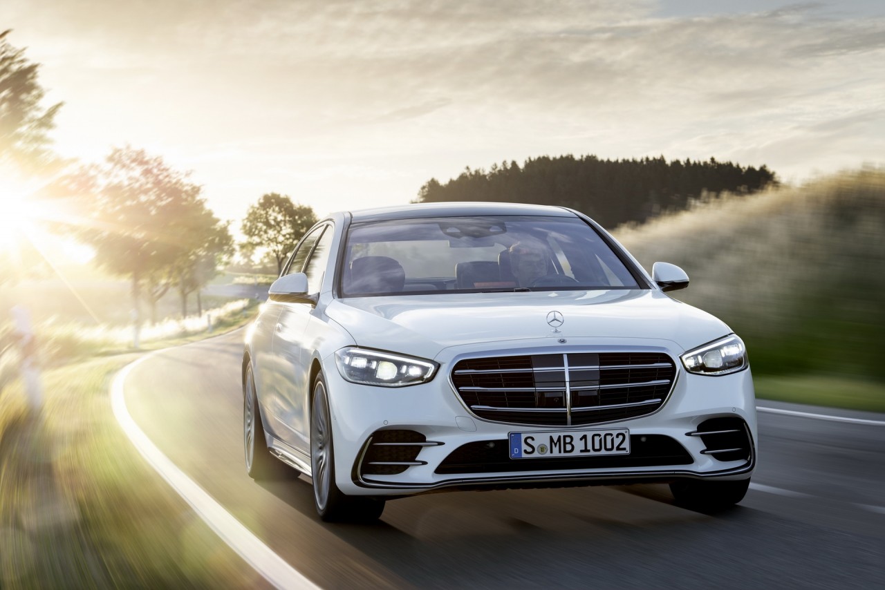 Mercedes-Benz S-Class thế hệ mới chính hãng sẽ có giá 8 tỷ đồng