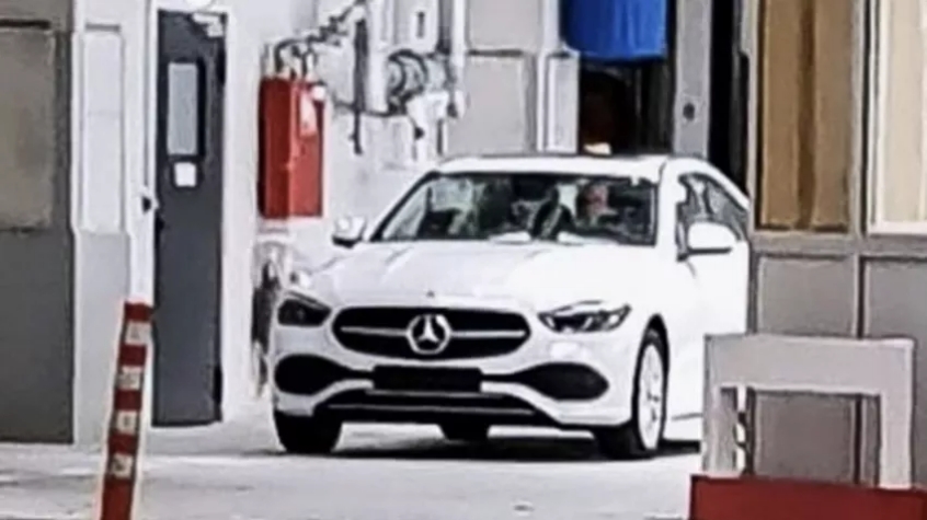 Lộ diện Mercedes-Benz C-Class thế hệ mới
