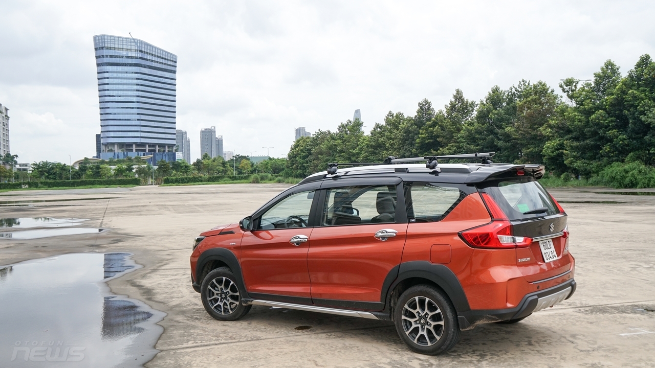 danh gia chi tiet suzuki xl7 mau xe gia dinh dang duoc ua chuong