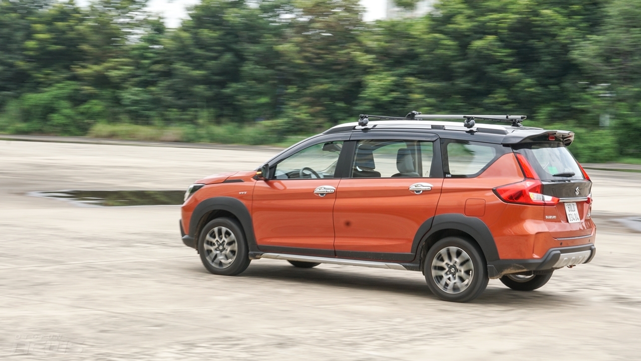 danh gia chi tiet suzuki xl7 mau xe gia dinh dang duoc ua chuong