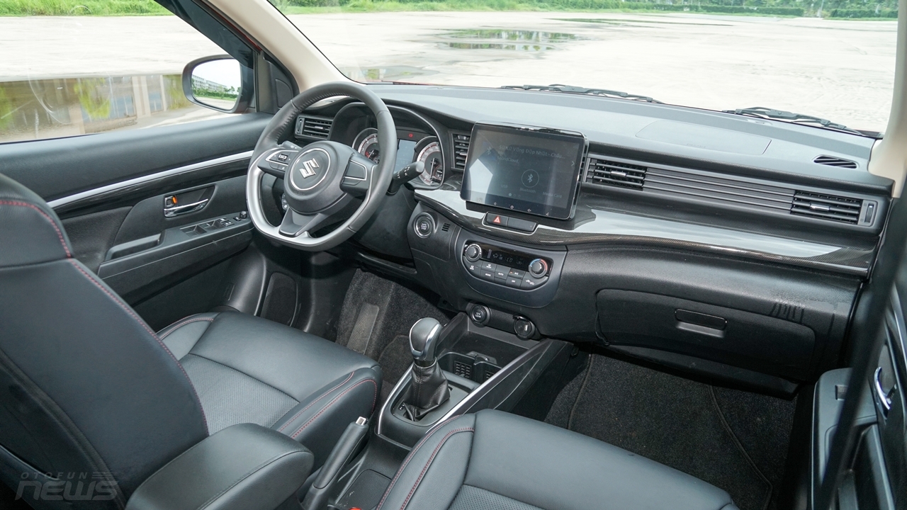 danh gia chi tiet suzuki xl7 mau xe gia dinh dang duoc ua chuong