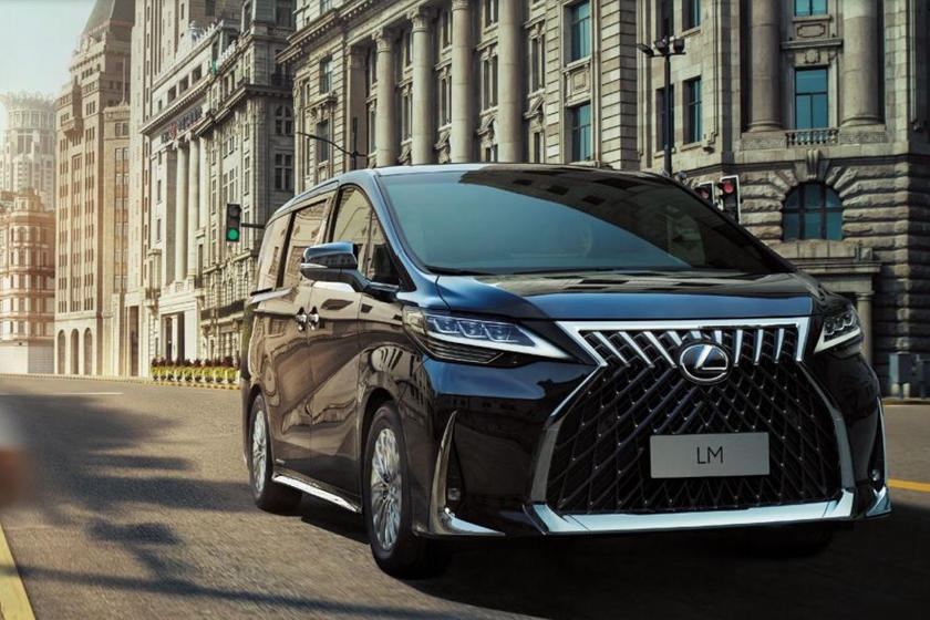 Lexus LM350 phiên bản bốn chỗ có giá 6,5 tỷ đồng tại Malaysia