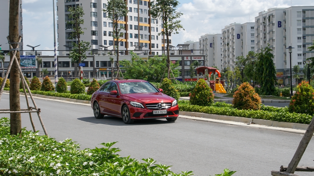 danh gia mercedes benz c180 lua chon cho nguoi lan dau su dung xe hang sang