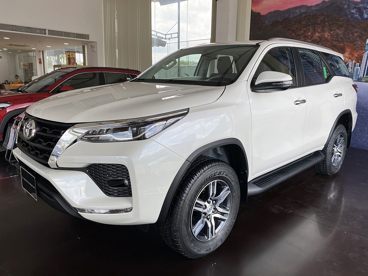 chi tiet toyota fortuner 2021 24 at tieu chuan gia 108 ty