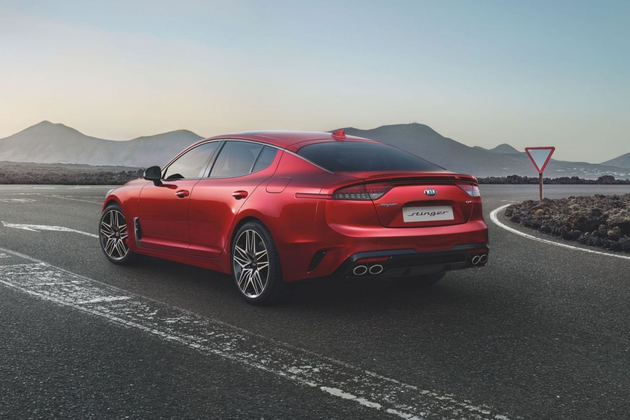 kia stinger 2021co mat tai chau au su dung dong co v6