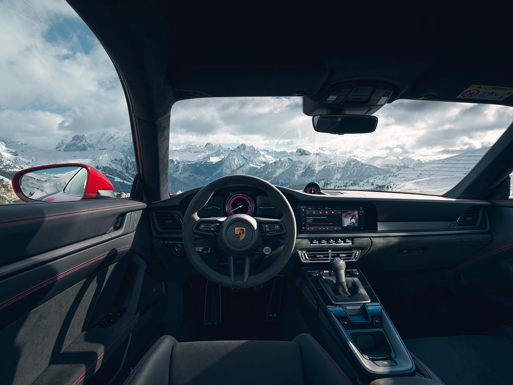 Porsche 911 GTS được bán tại Việt Nam với giá 8,8 tỷ đồng