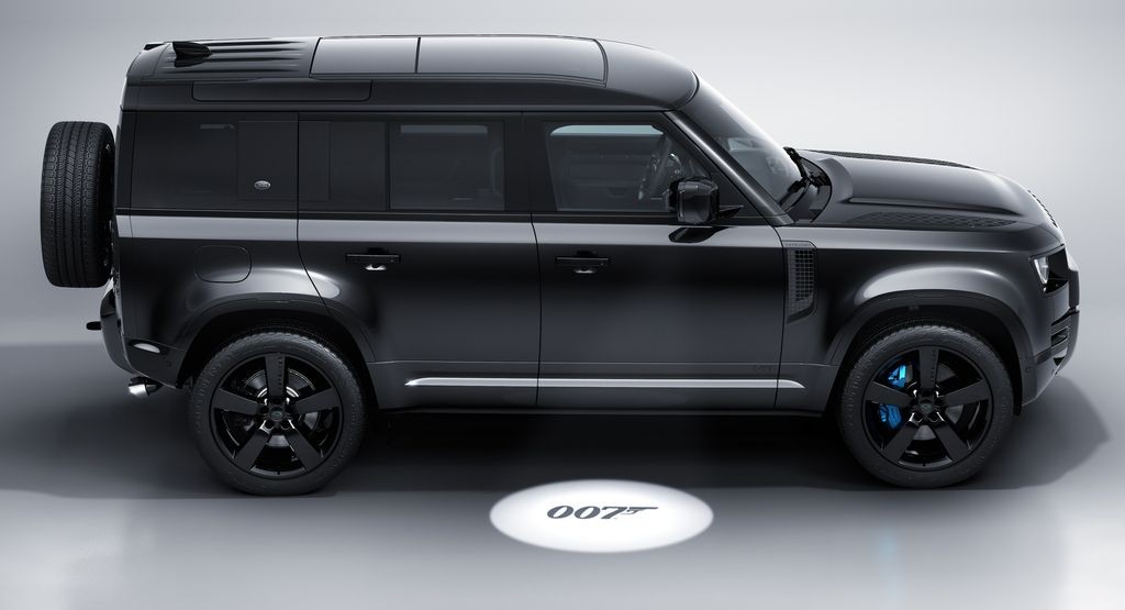 Land Rover ra mắt Defender phiên bản Điệp viên 007