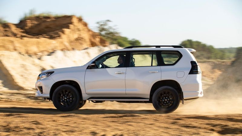 Toyota Land Cruiser Prado 2021 sắp được bán tại Việt Nam