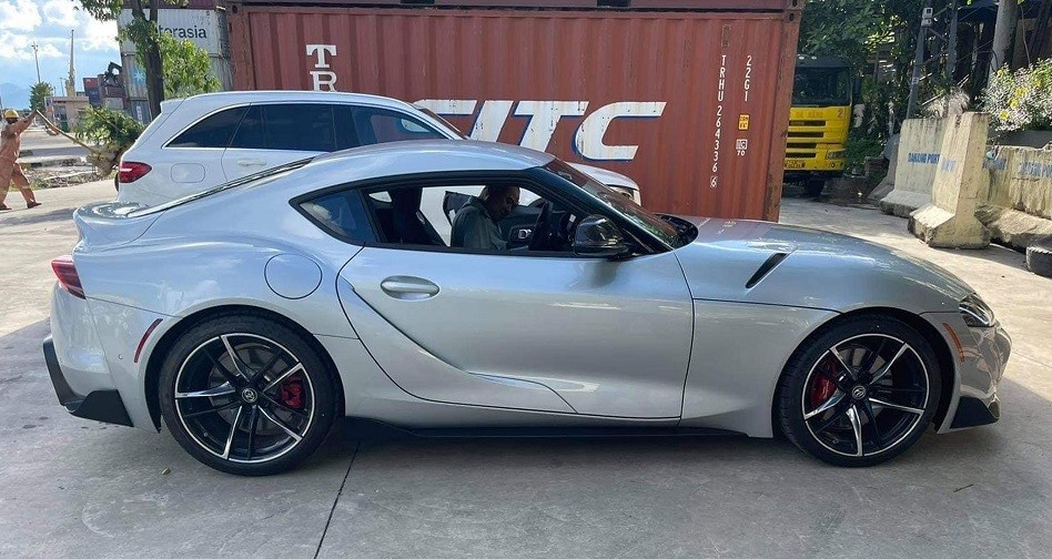 Toyota Supra thế hệ mới đầu tiên đặt chân tới Việt Nam
