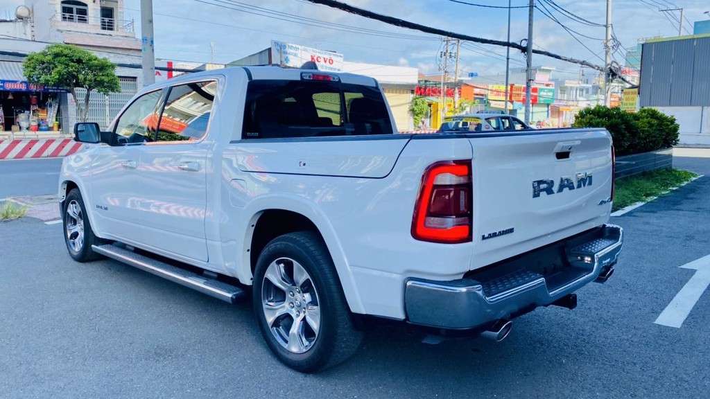 RAM 1500 nhập khẩu chính hãng có giá từ 5,388 tỉ đồng tại Việt Nam