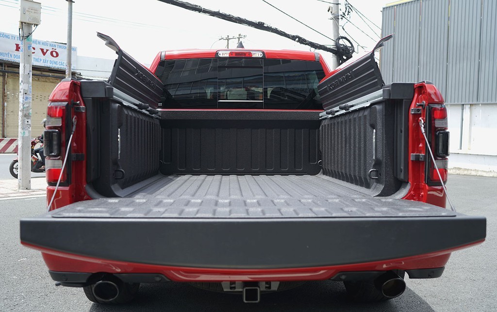 RAM 1500 nhập khẩu chính hãng có giá từ 5,388 tỉ đồng tại Việt Nam