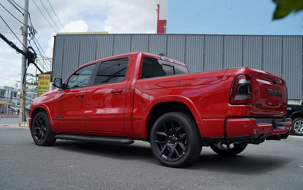 RAM 1500 nhập khẩu chính hãng có giá từ 5,388 tỉ đồng tại Việt Nam
