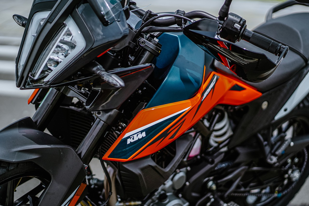 KTM giới thiệu bộ đôi 890 Duke R 2022 và KTM 390 Adventure 2022 tại Việt Nam