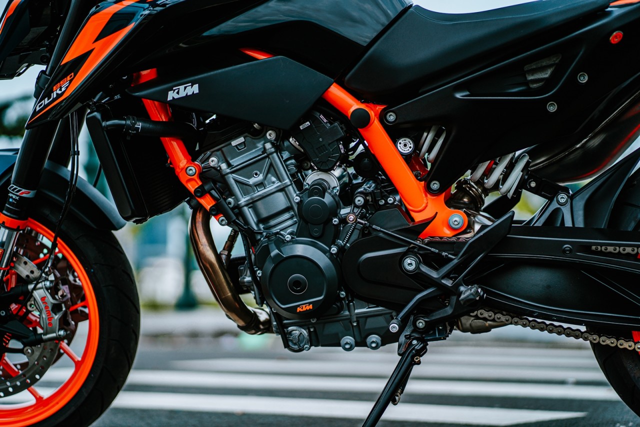 KTM giới thiệu bộ đôi 890 Duke R 2022 và KTM 390 Adventure 2022 tại Việt Nam