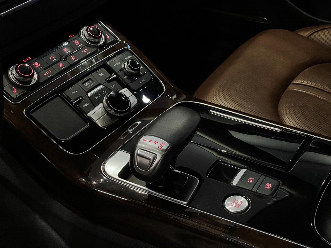 Audi A8 L 2015 mất 1,8 tỷ đồng sau 7 năm sử dụng