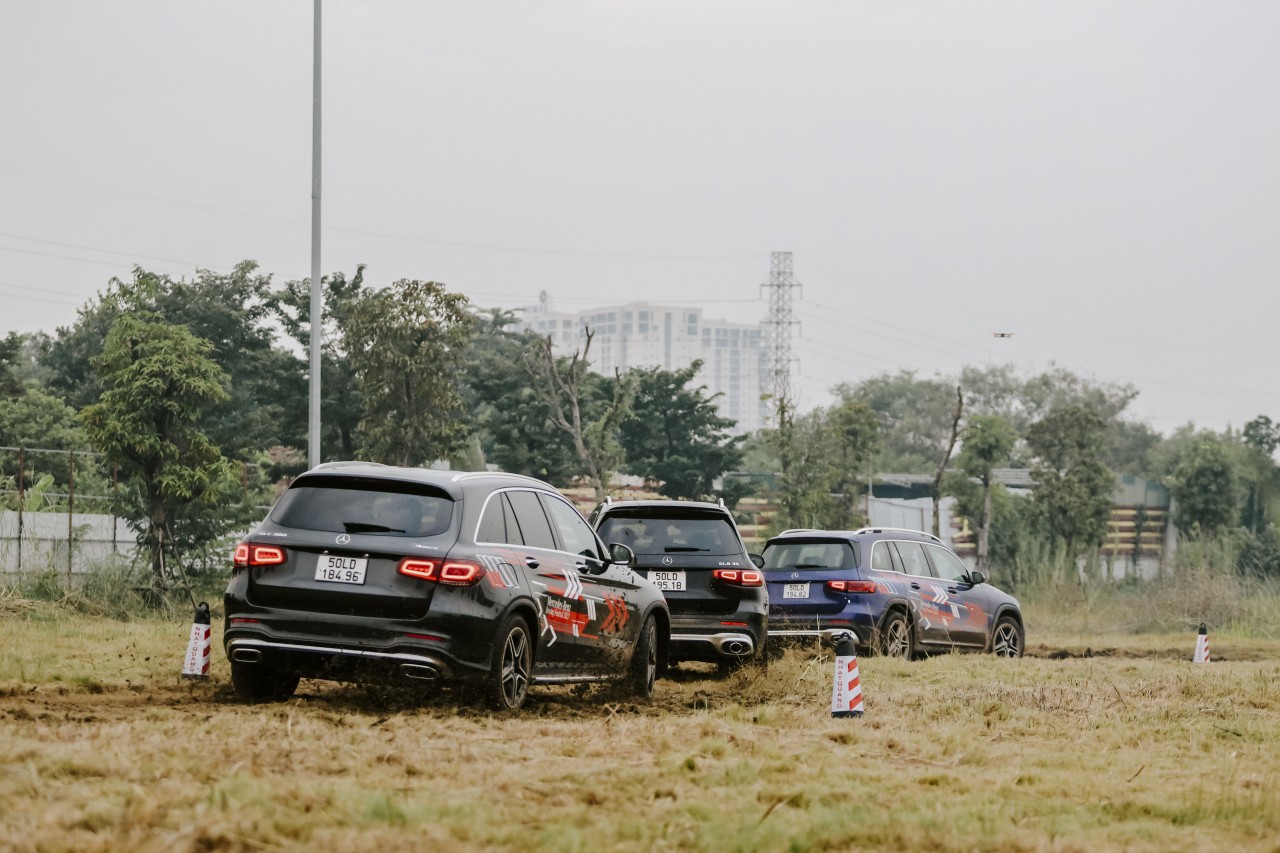 Trải nghiệm 14 dòng xe Mercedes-Benz tại trường đua F1 Việt Nam