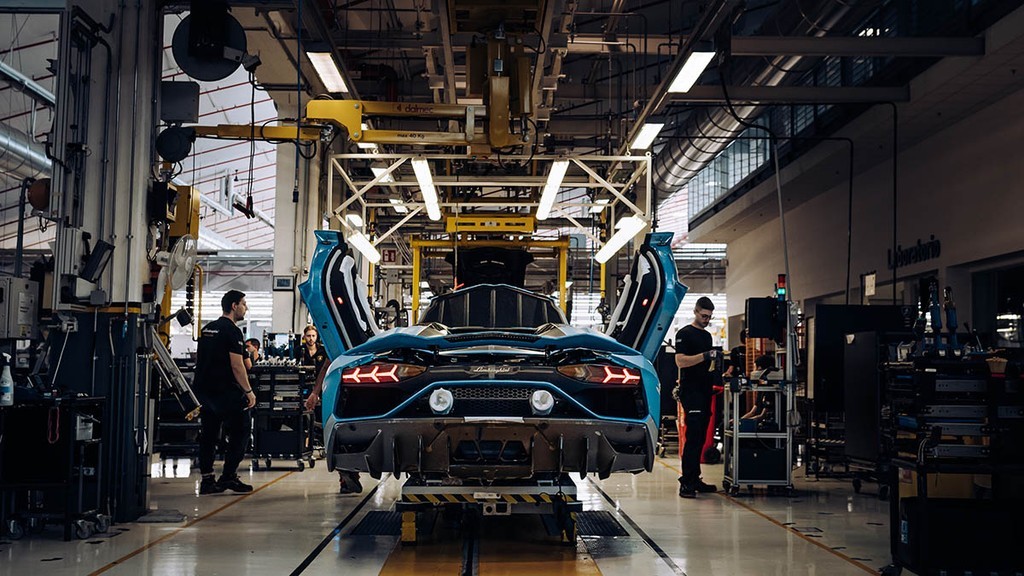 Lamborghini xuất xưởng chiếc Aventador cuối cùng