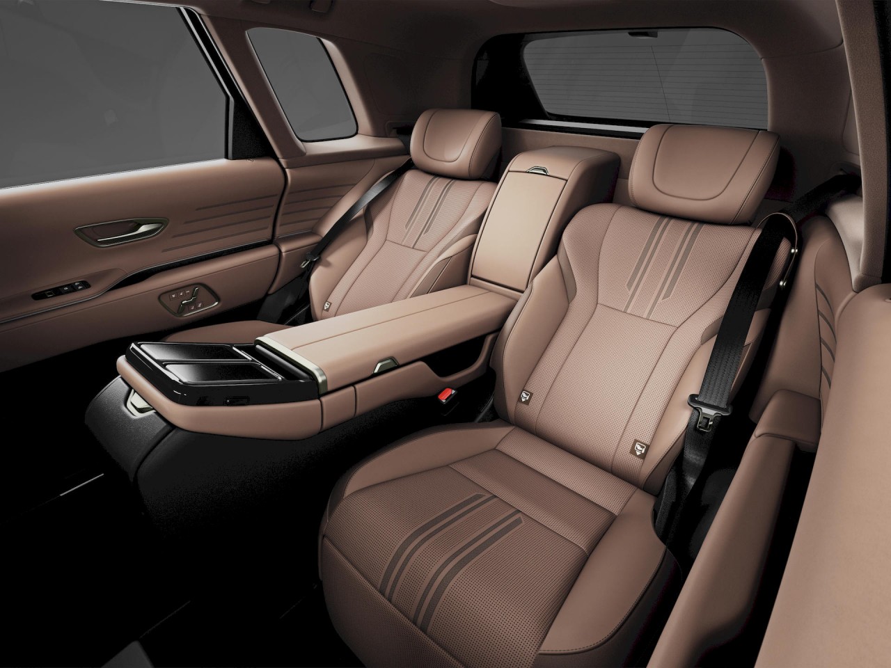 Cận cảnh Toyota Century SUV vừa được ra mắt