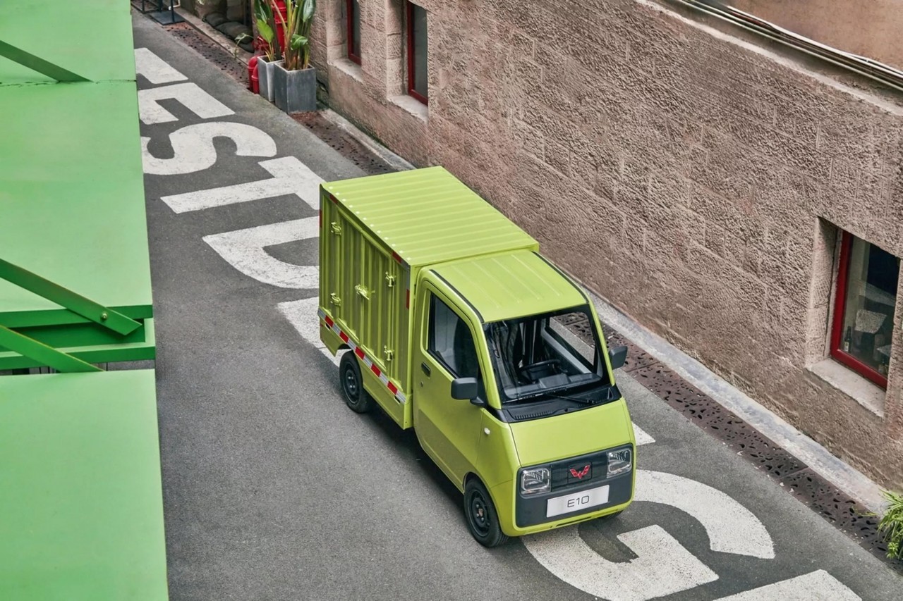 Cận cảnh Wuling E10 - xe tải điện mini dành cho đô thị