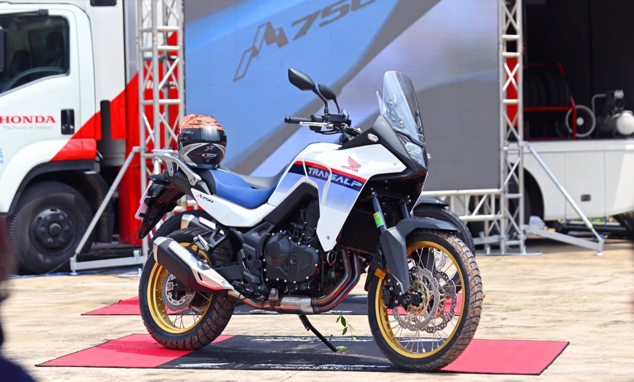 Chi tiết Honda Transalp 750 giá 309 triệu đồng vừa được ra mắt Chi tiết Honda Transalp 750 giá 309 triệu đồng vừa được ra mắt