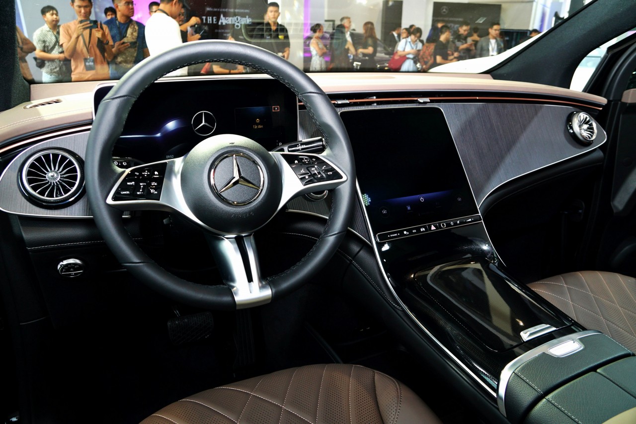Chi tiết xe thuần điện Mercedes-Benz EQE 500 4Matic phiên bản SUV