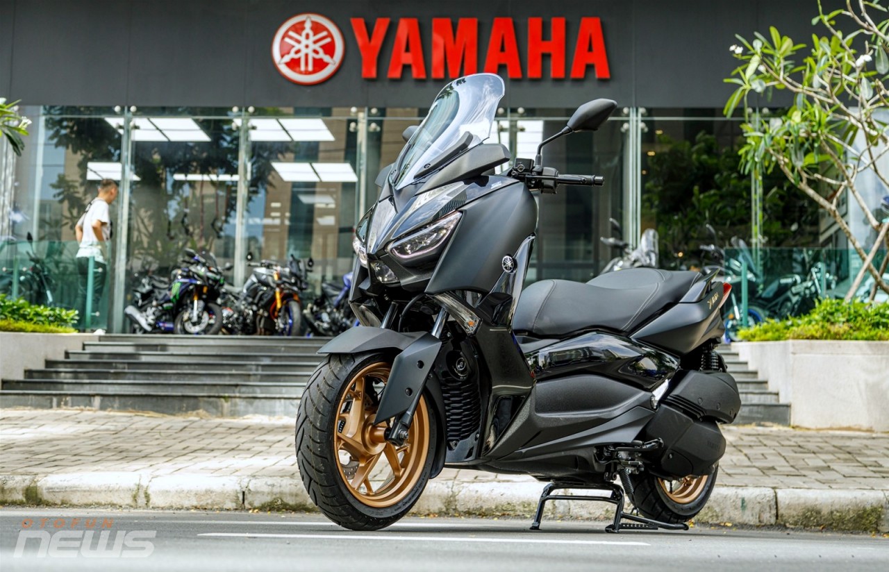 Đánh giá Yamaha XMAX 300: Đi phượt hay chạy phố đều khỏe