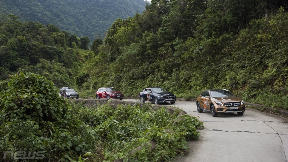 SUVenture Extreme: Băng rừng, vượt suối "phá xe" Mercedes-Benz