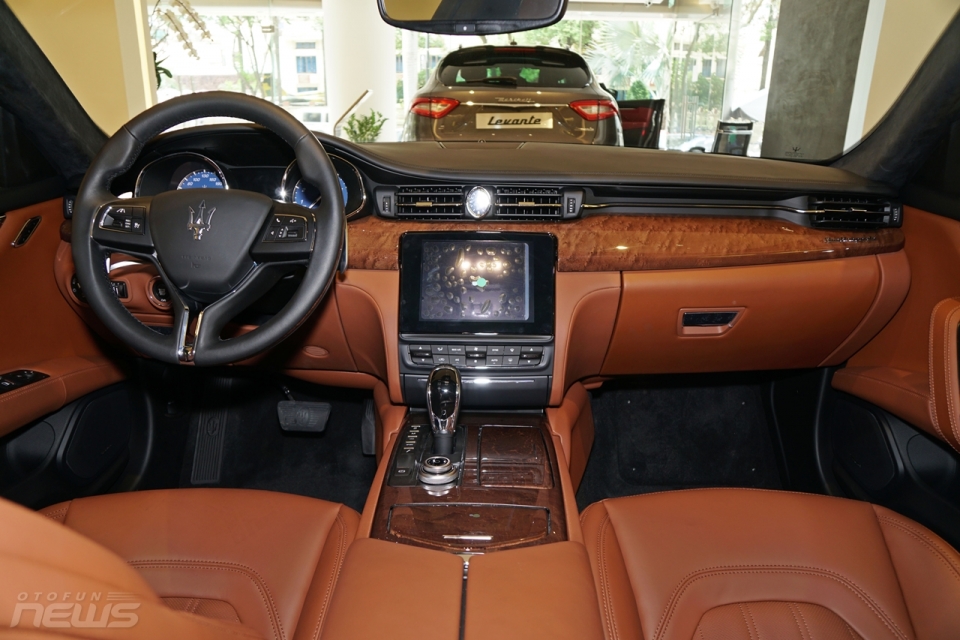 maserati quattroporte granlusso doc nhat viet nam co gia hon 8 ty dong