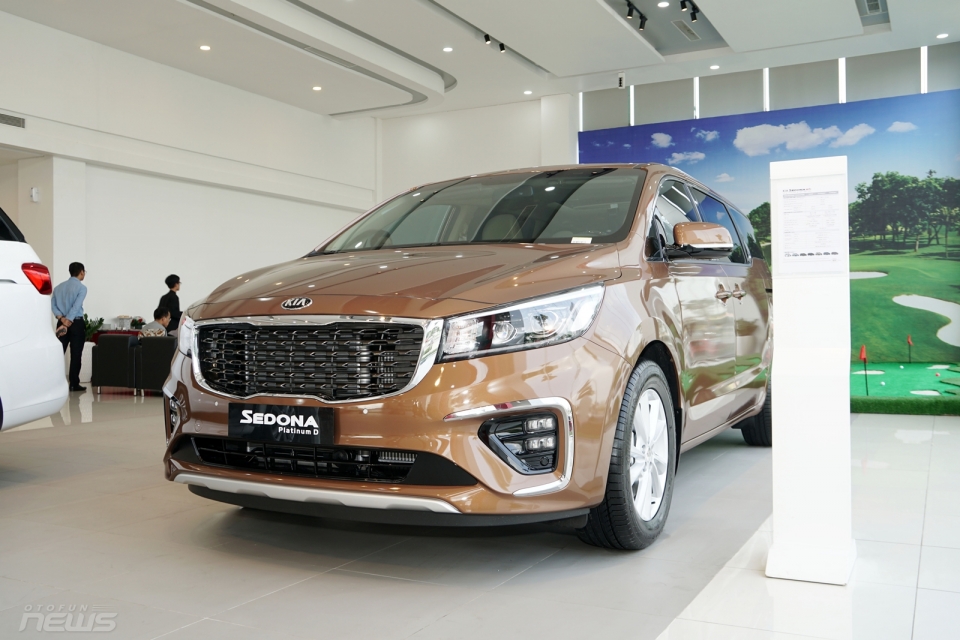 Chi tiết Kia Sedona mới vừa được ra mắt chi tiet kia sedona moi vua duoc ra mat