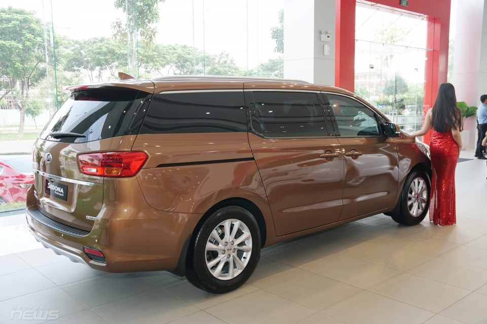 Chi tiết Kia Sedona mới vừa được ra mắt chi tiet kia sedona moi vua duoc ra mat