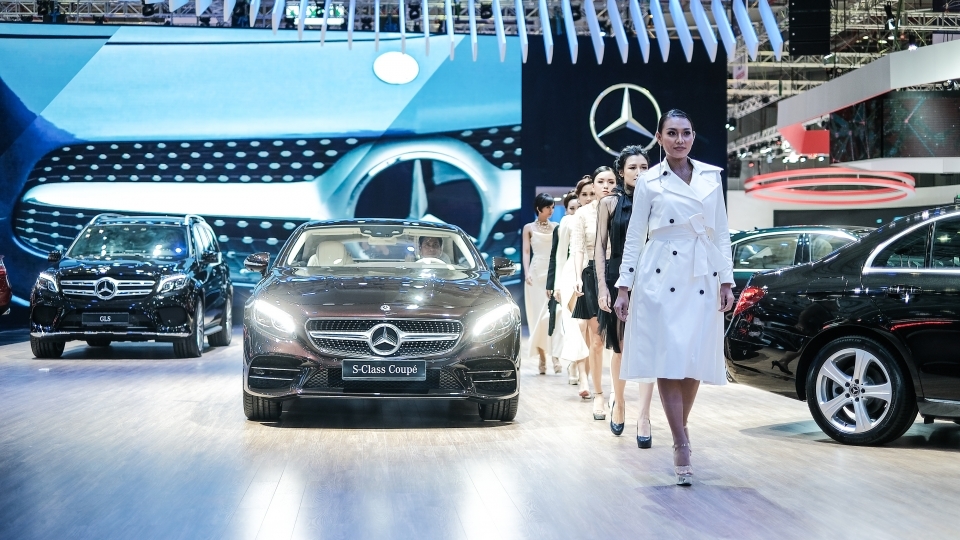 Mercedes-Benz mang dàn xe hùng hậu đến triển lãm VMS 2018