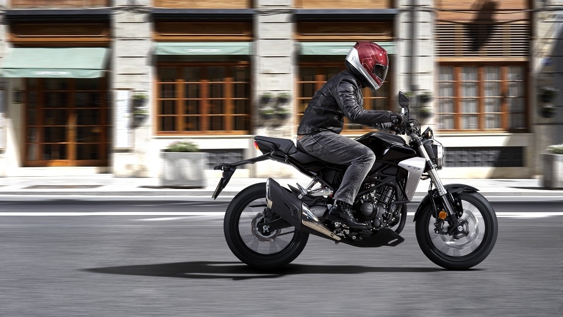 Honda CB300R phân phối chính hãng với giá 140 triệu đồng