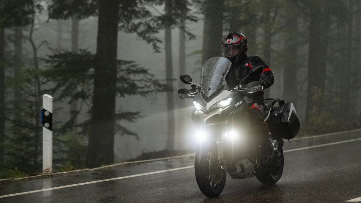 Ducati Multistrada 1260 S Grand Tour: Xe mô tô dành cho dân mê phượt