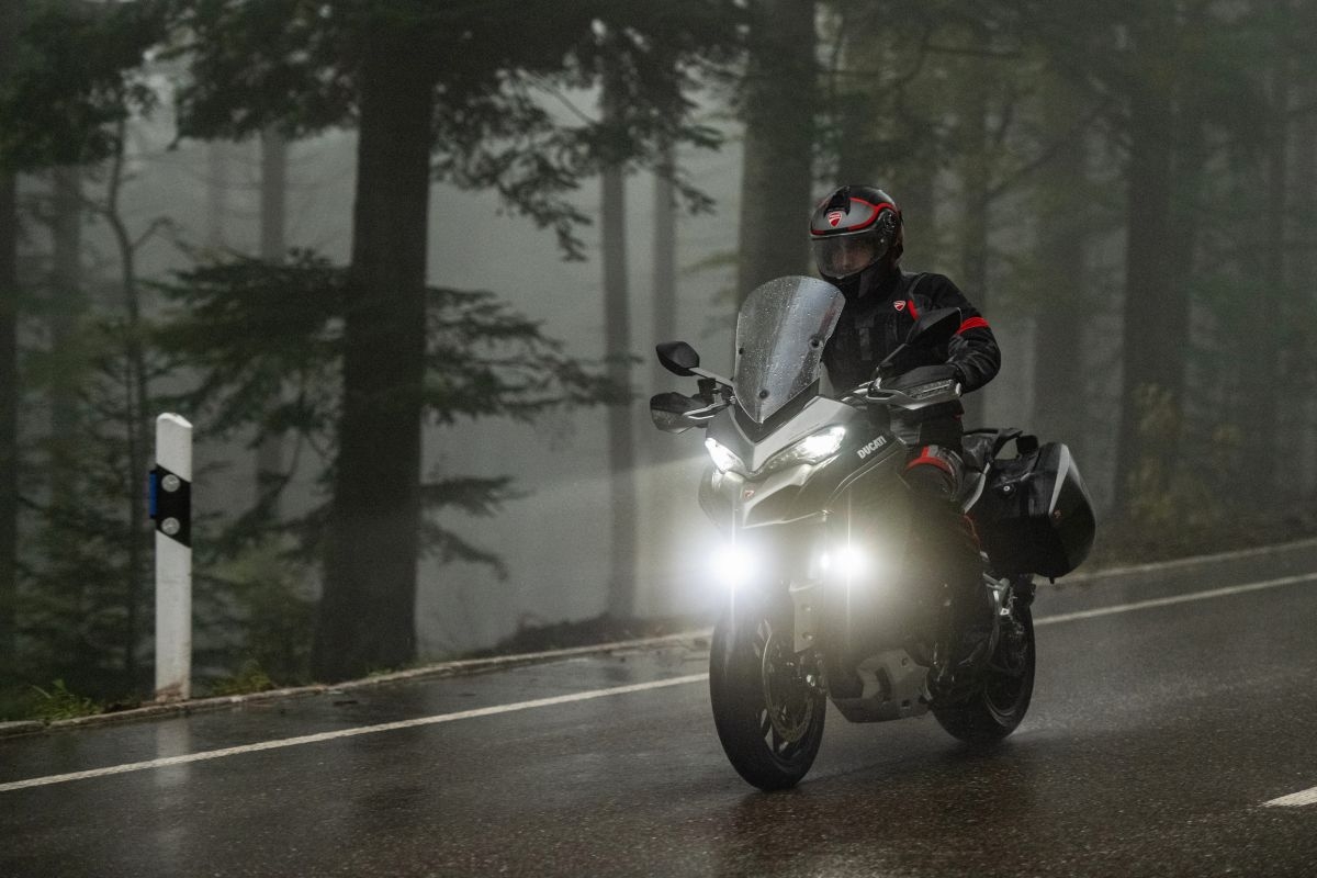 ducati multistrada 1260 s grand tour xe mo to danh cho dan me phuot