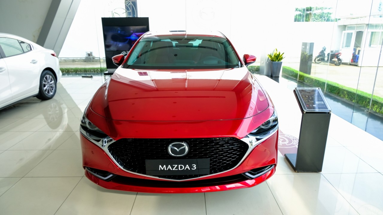 Loạt xe Mazda giảm giá mạnh trong tháng cuối năm