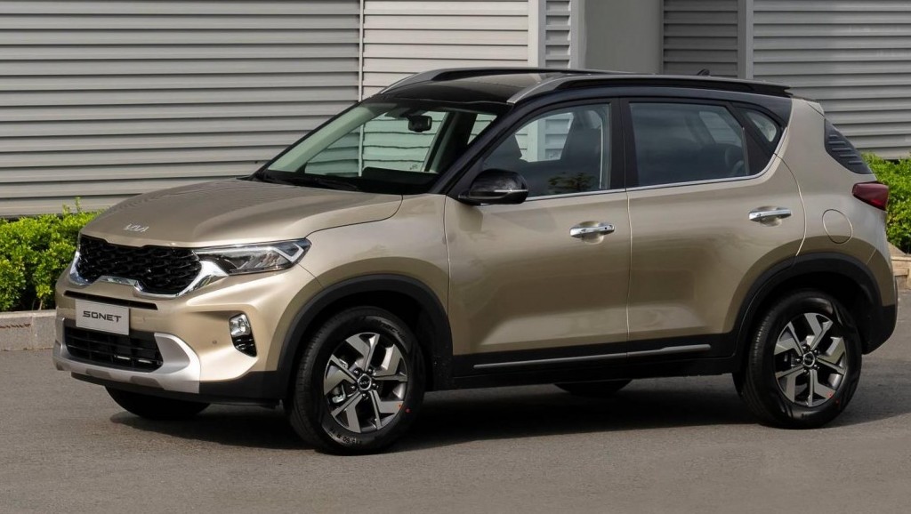 Kia Sonet tiếp tục tăng giá bán