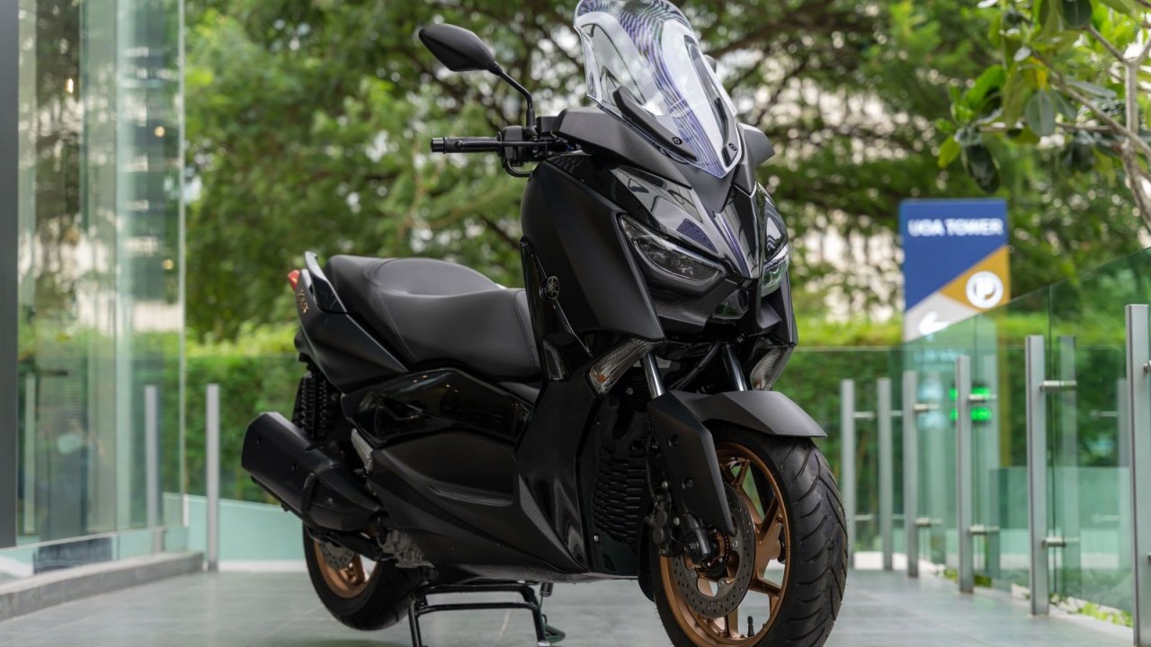 Bộ đôi Yamaha XMAX 300 và TMAX 2022 được bán chính hãng tại Việt Nam