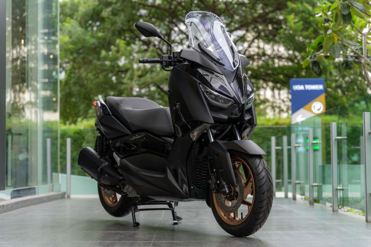Yamaha Motor giới thiệu bộ đôi XMAX 300 và TMAX 2022 giá từ