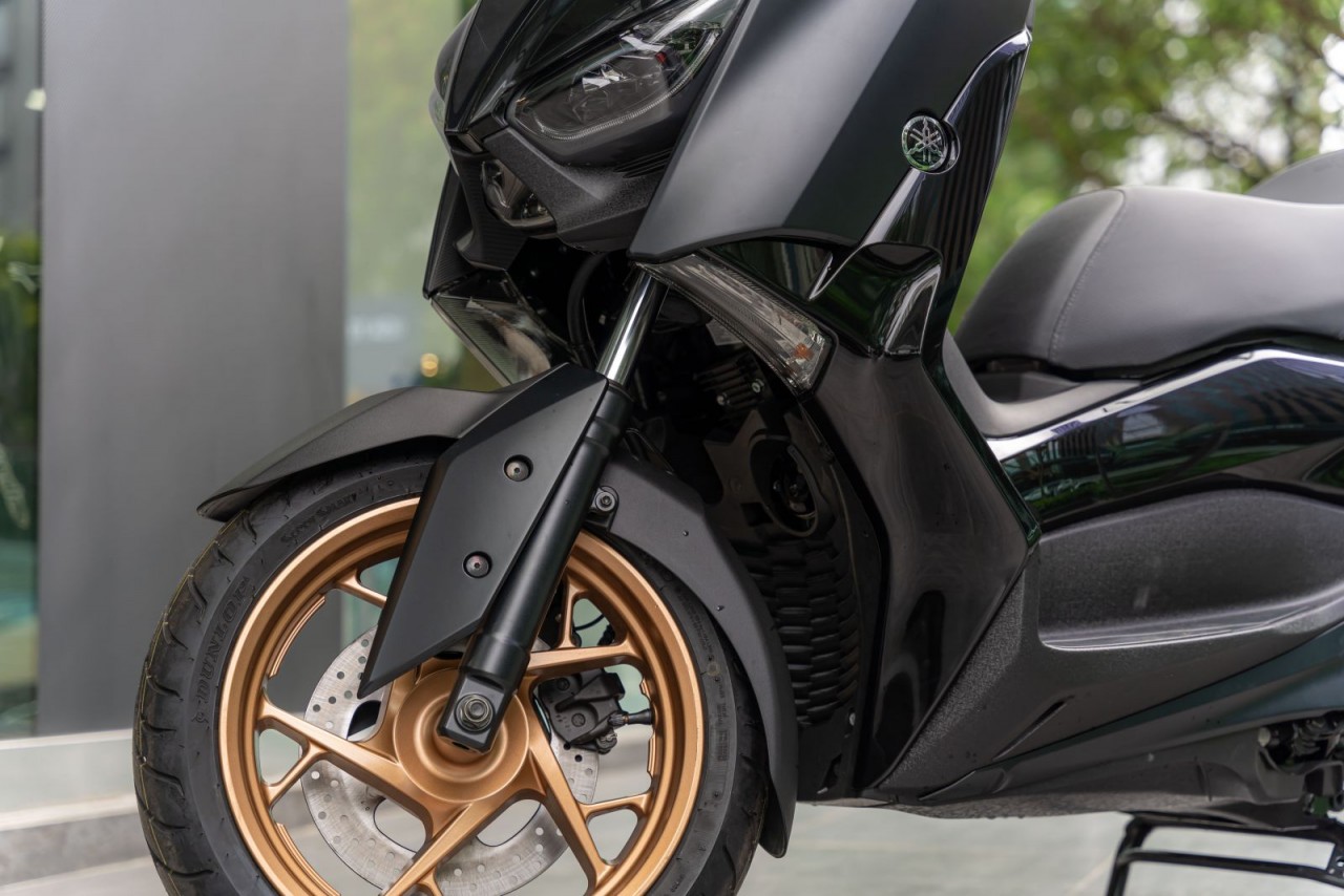 Bộ đôi Yamaha XMAX 300 và TMAX 2022 được bán chính hãng tại Việt Nam