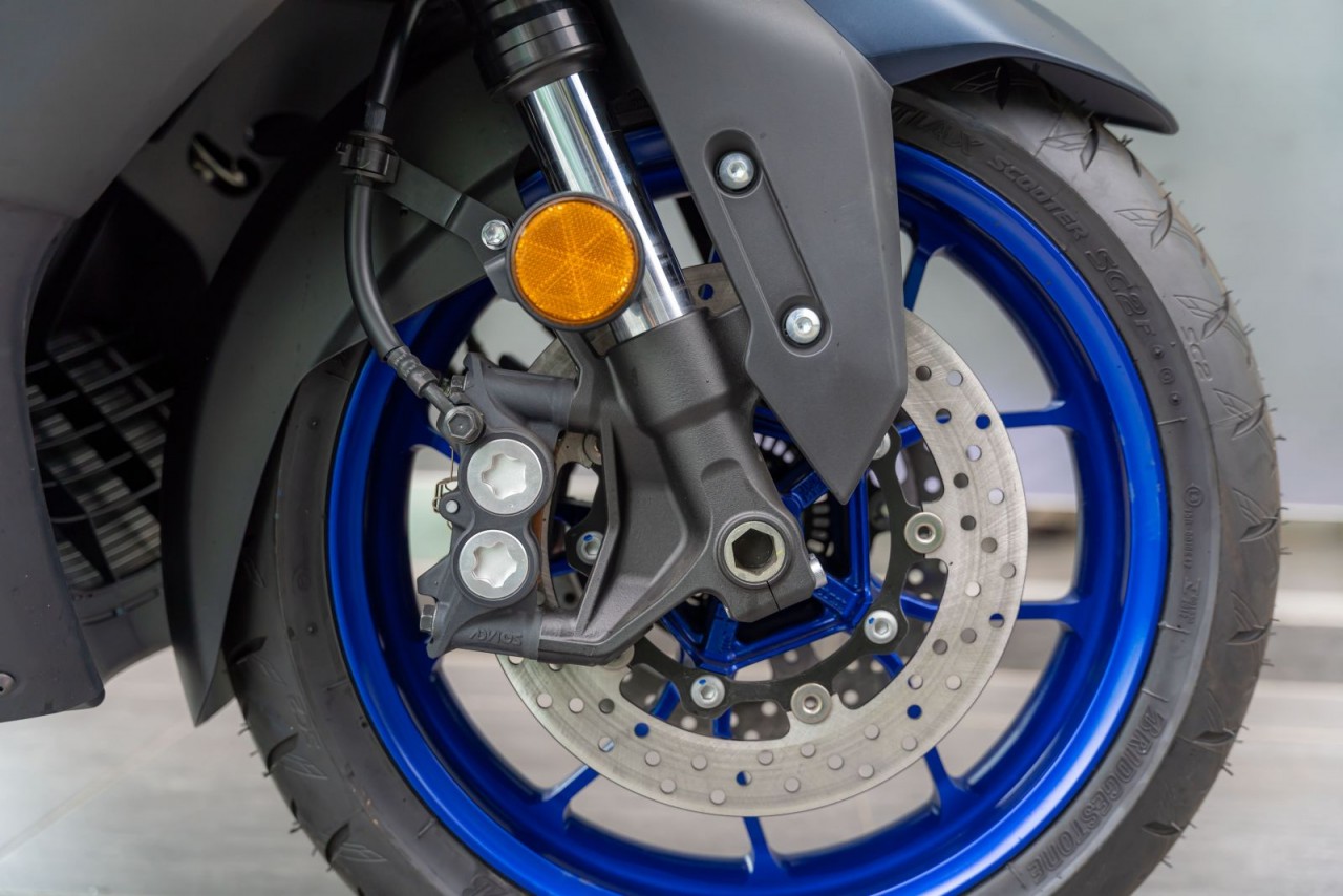 Yamaha Motor giới thiệu bộ đôi XMAX 300 và TMAX 2022 giá từ