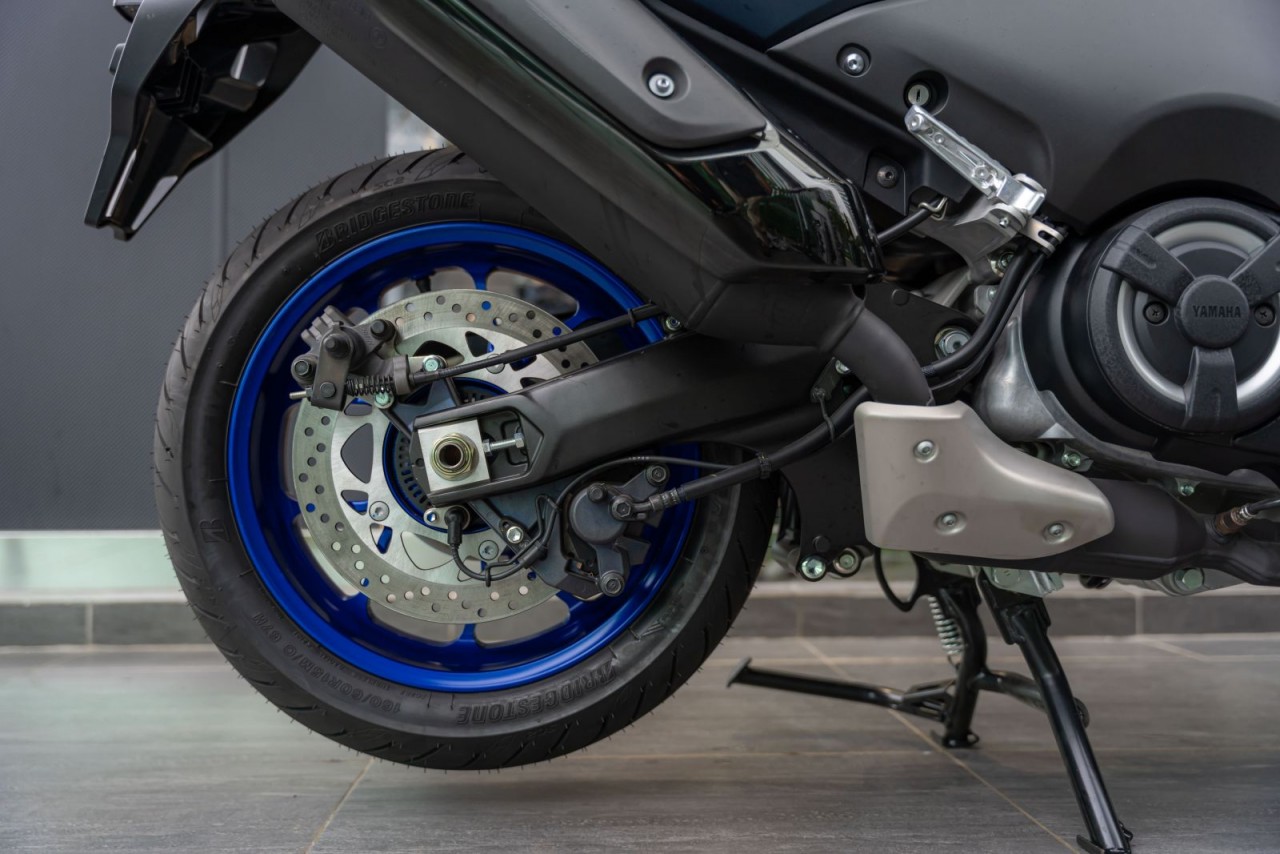 Yamaha Motor giới thiệu bộ đôi XMAX 300 và TMAX 2022 giá từ