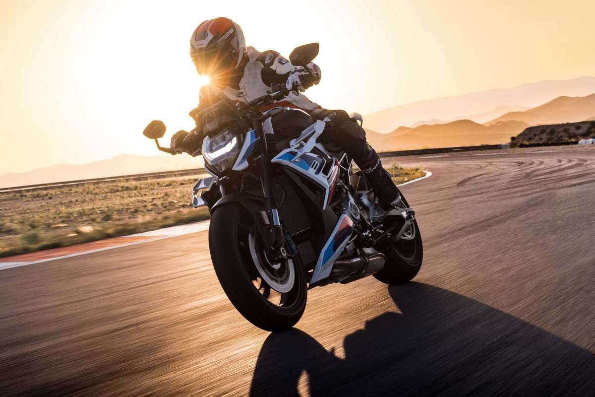 BMW Motorrad trình làng mẫu siêu mô tô M1000R hoàn toàn mới