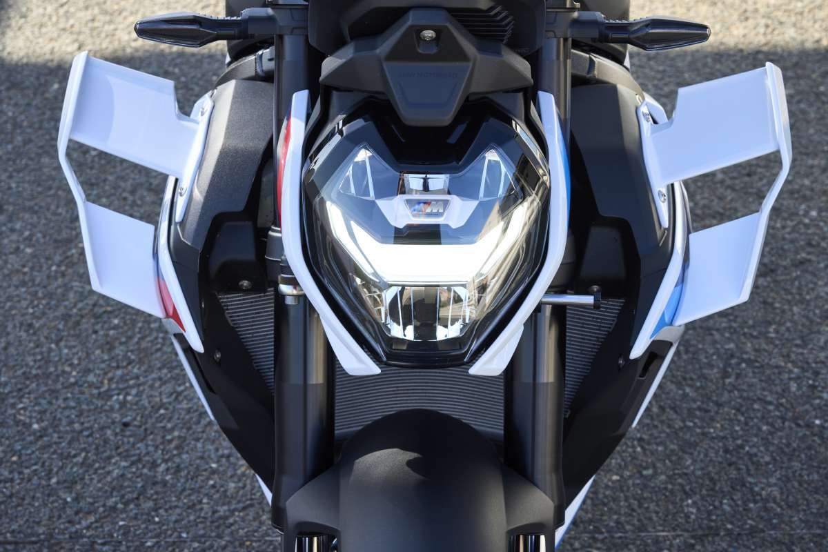 BMW Motorrad trình làng mẫu siêu mô tô M1000R hoàn toàn mới