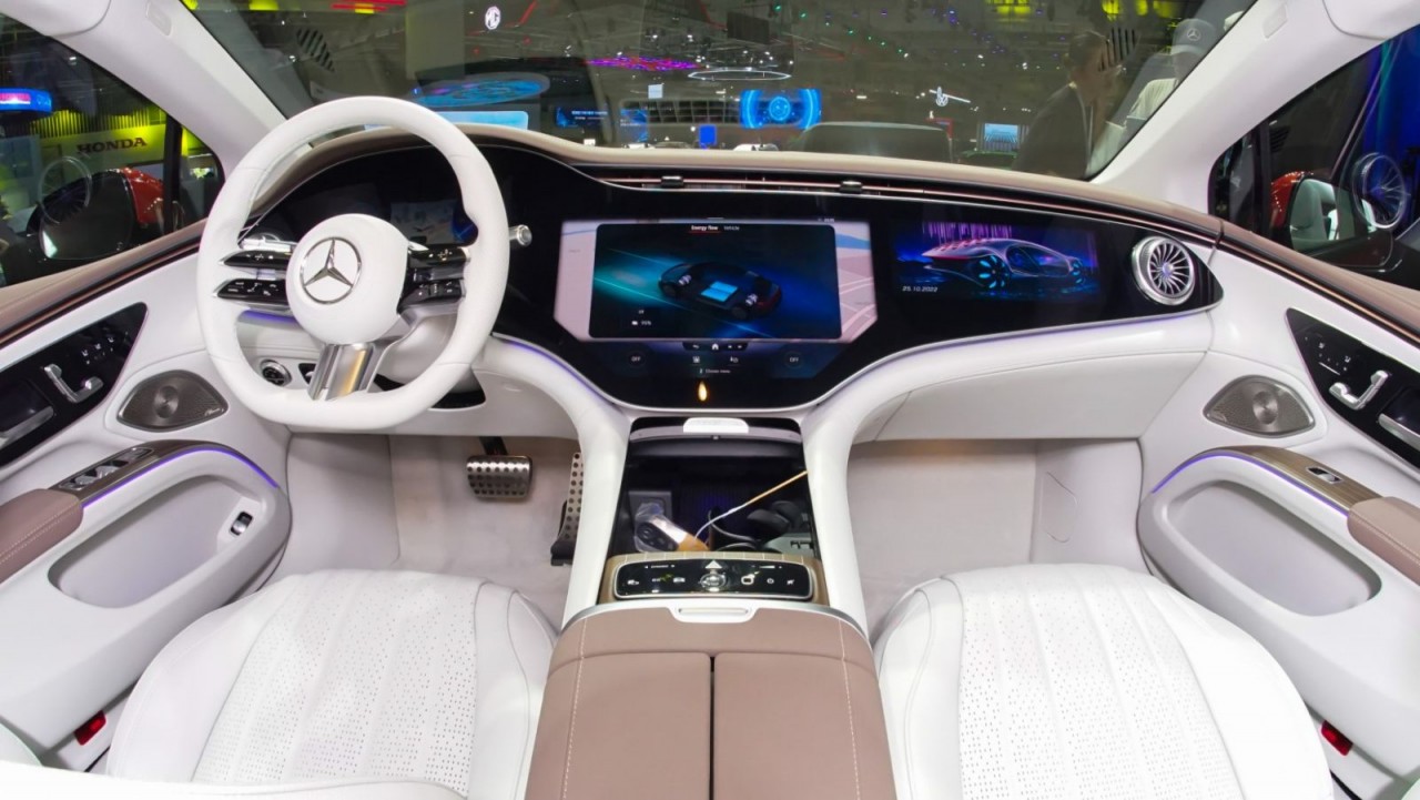 [VMS 2022] Mercedes-Benz giới thiệu sedan chạy điện EQS