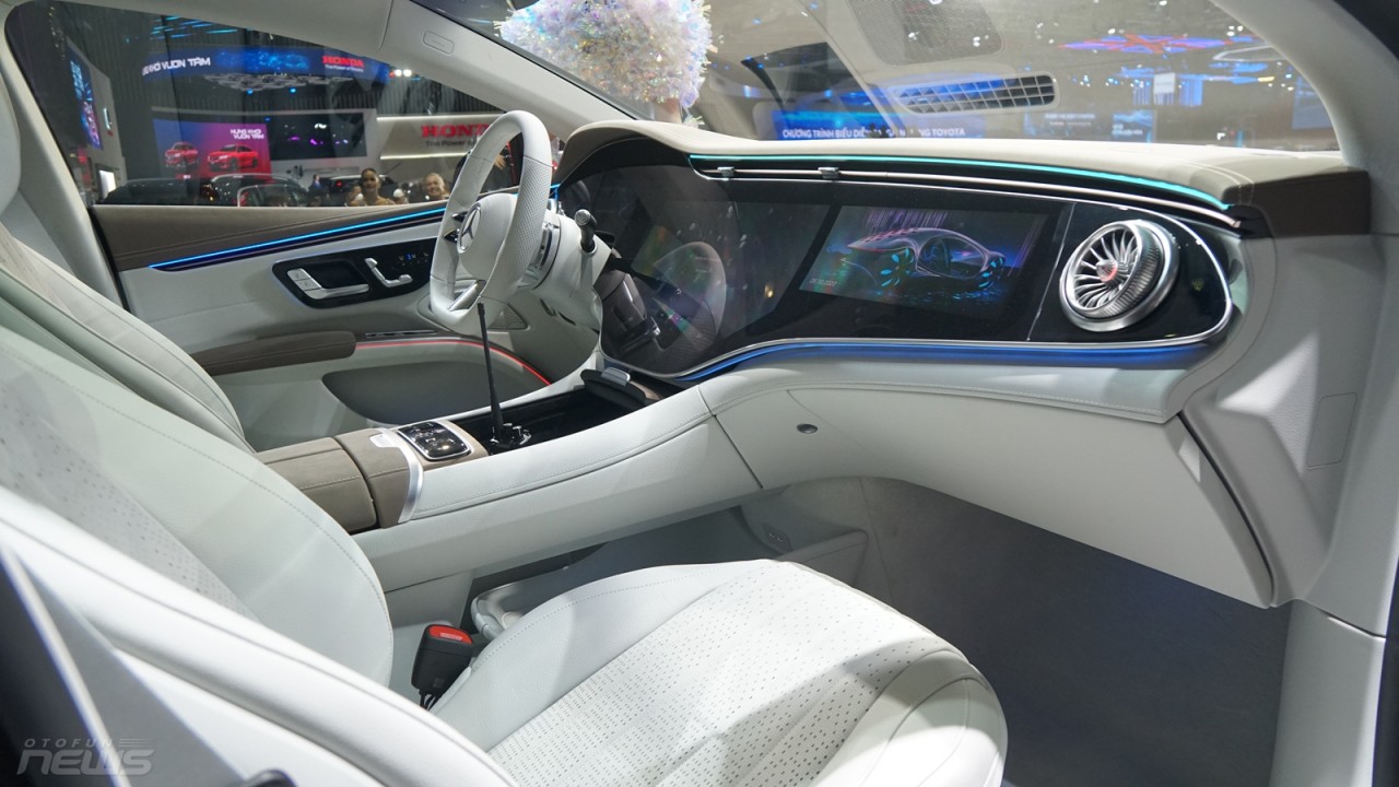 [VMS 2022] Mercedes-Benz giới thiệu sedan chạy điện EQS