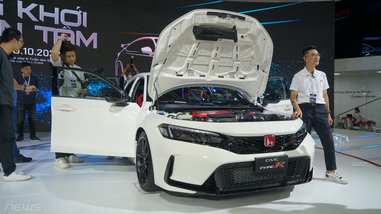 [VMS 2022] Cận cảnh 'Xe đua' Honda Civic Type R công suất 315 mã lực