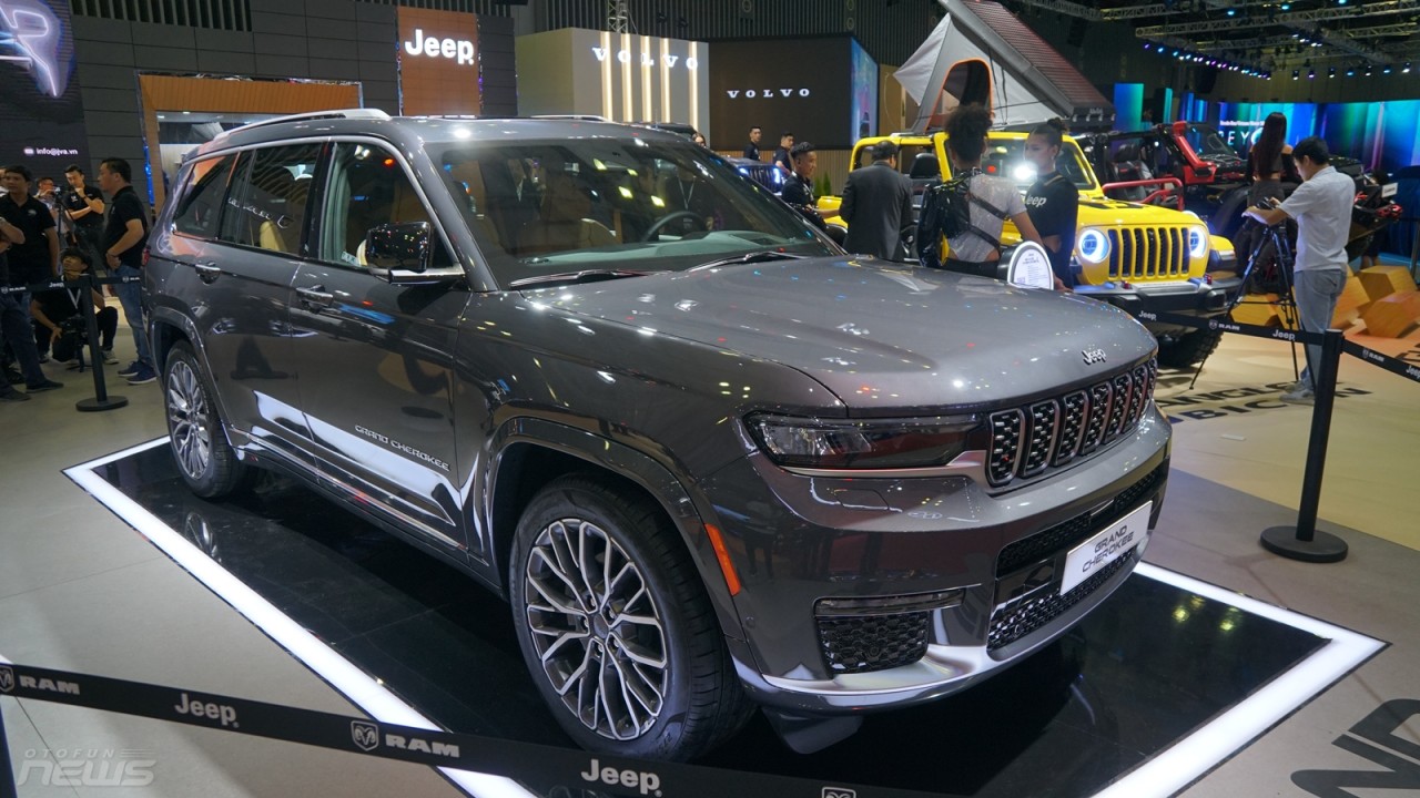 [VMS 2022] Cận cảnh Grand Cherokee L 2022 có giá 6,18 tỷ đồng